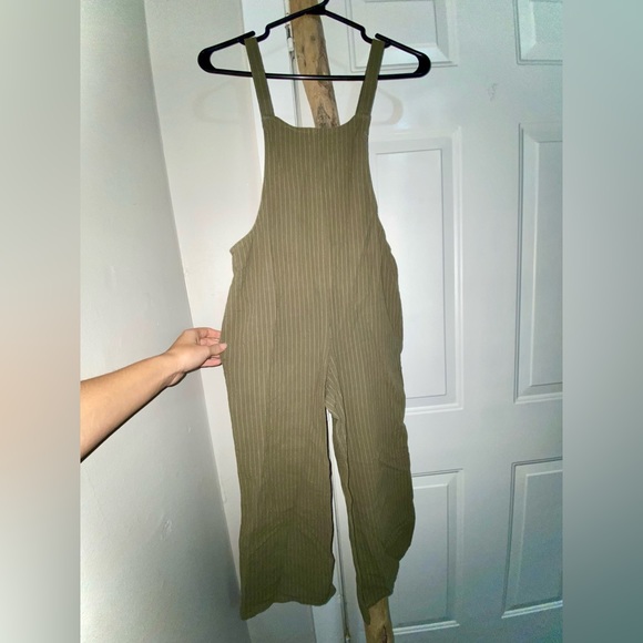 BLEUH CIEL Cropped Bibbed Pants Jumpsuit Green Wide Leg Size Large - Picture 2 of 3